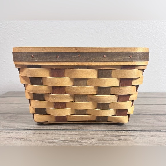 Longaberger 2007 Berry Basket with liner & Protector - Picture 1 of 7